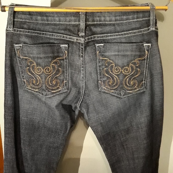 NWoT ☆ STREET Dark Wash Jean's - Picture 1 of 4